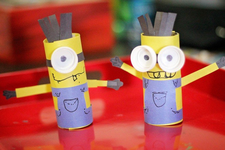 minions-tinker-toalett-rull-flaskhattar