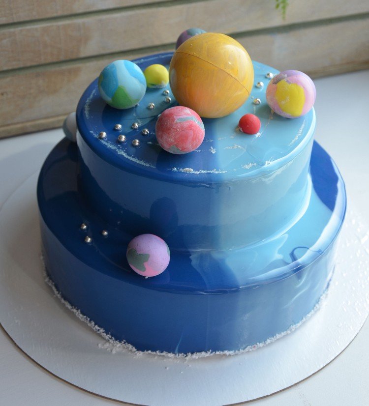 spegelglasyr tårta barn födelsedag planet system