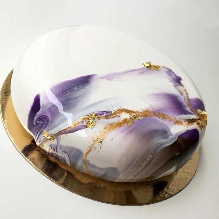 spegelglasyr tårta marmorering guldfärg