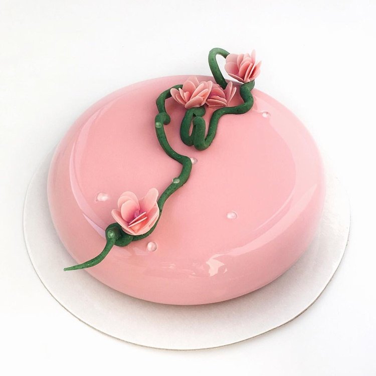 spegelglasyr tårta socker blommor dekorera idé