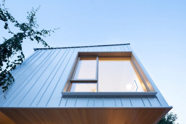 metallbeklädnad fasadfönster smalt hus