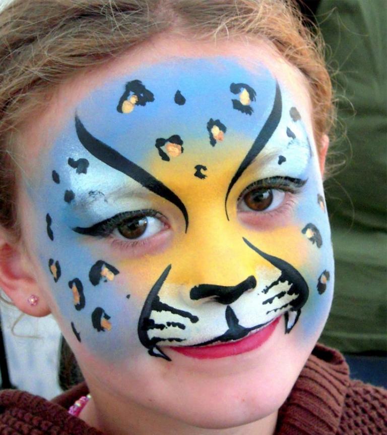 cheetah-sminkidéer för inte skrämmande Halloween-smink för barn