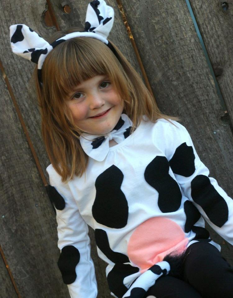DIY idéer djur kostymer barn utan att sy ko långärmad skjorta fläckar