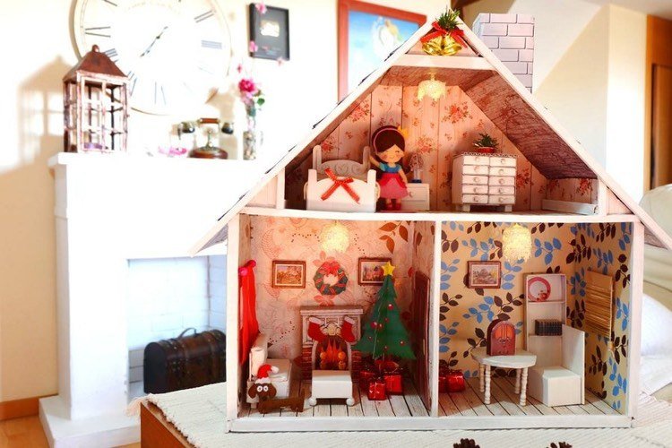 Skokartong-pyssel-instruktioner-barn-hus-dockor-dekorerade till jul
