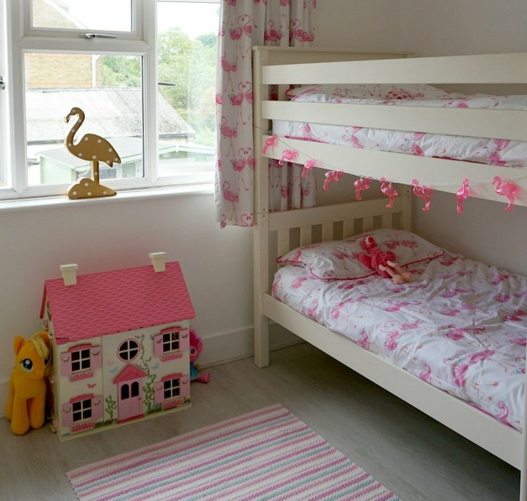 barnrum syskon gardiner sängkläder flamingo mönster deco
