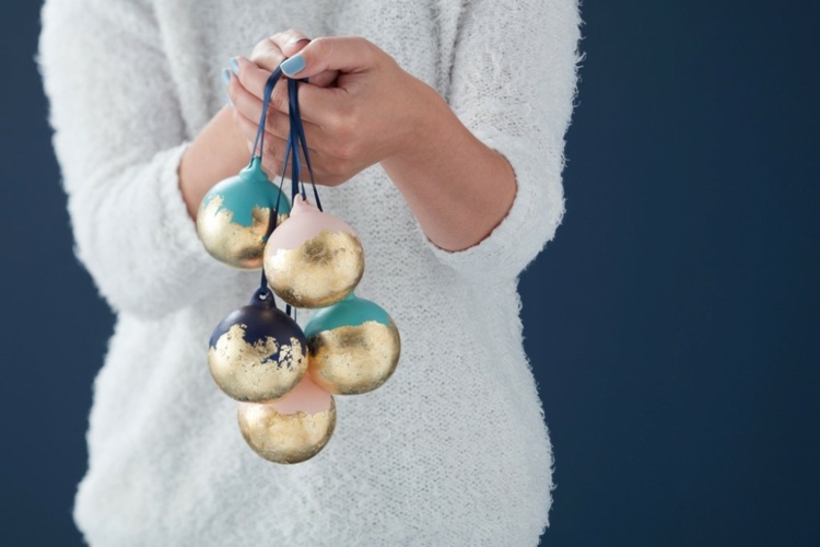 tinker med guldfolie gör julgrandekoration själv