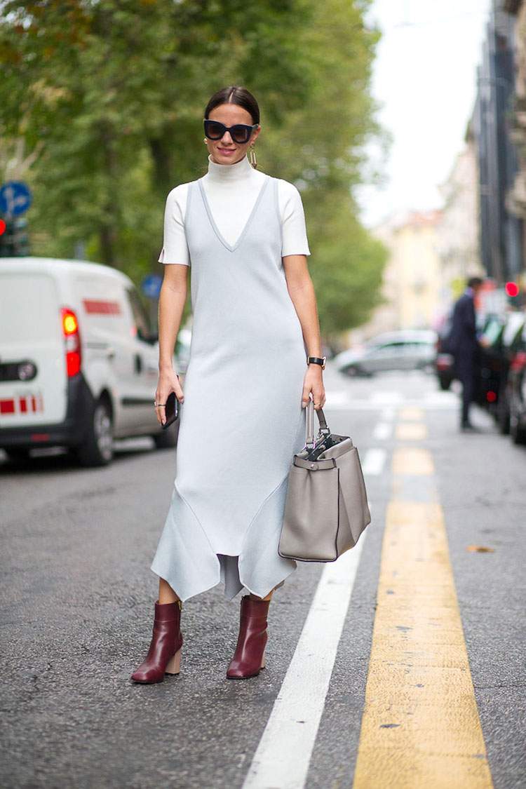 turtleneck-kvinnor-höst-outfits-vit-kort-klänning