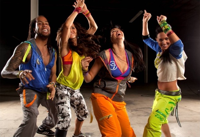 zumba fitness gå ner i vikt dans bränna kalorier ha kul