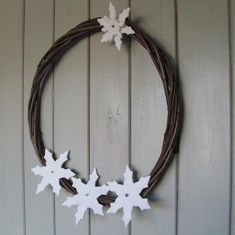 deco jul pilkrans inspiration vinter snöflingor enkelt