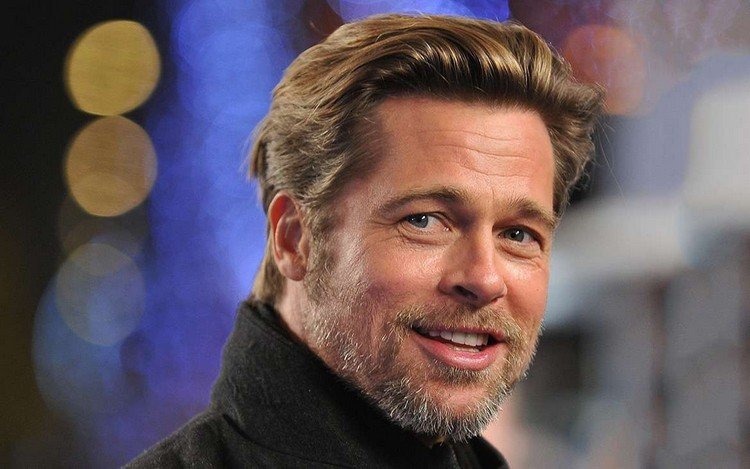 medellånga frisyrer för män kammade tillbaka brad pitt