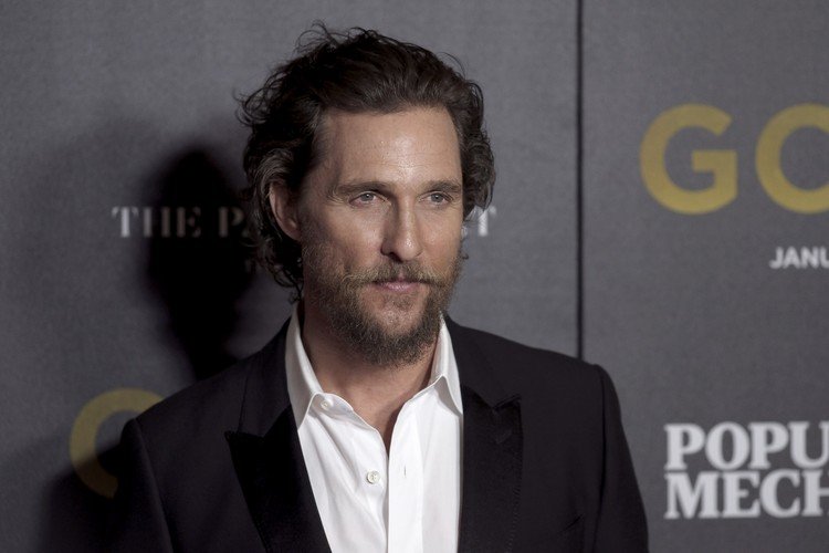 Matthew McConaughey frisyr medellång styling idé