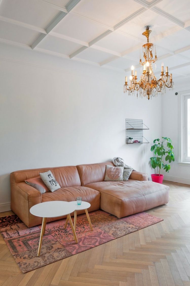 mobil-kök-ö-vardagsrum-lounge-läder-brun-soffa-orienterad matta