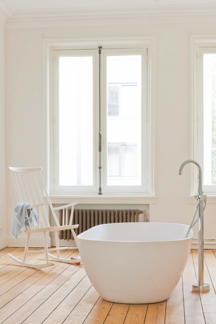 mobil-kök-ö-badrum-skandinaviskt-badkar-oval-modern-parkett