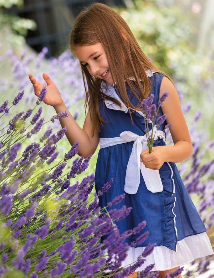 mode-små-tjejer-vår-sommar-2015-malvi-co-marinblå-wrap-klänning