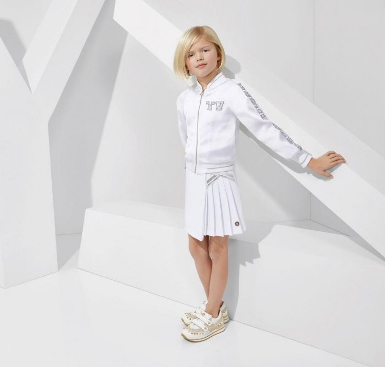 mode-liten-tjej-vår-sommar-2015-helt-vit-Young-Versace