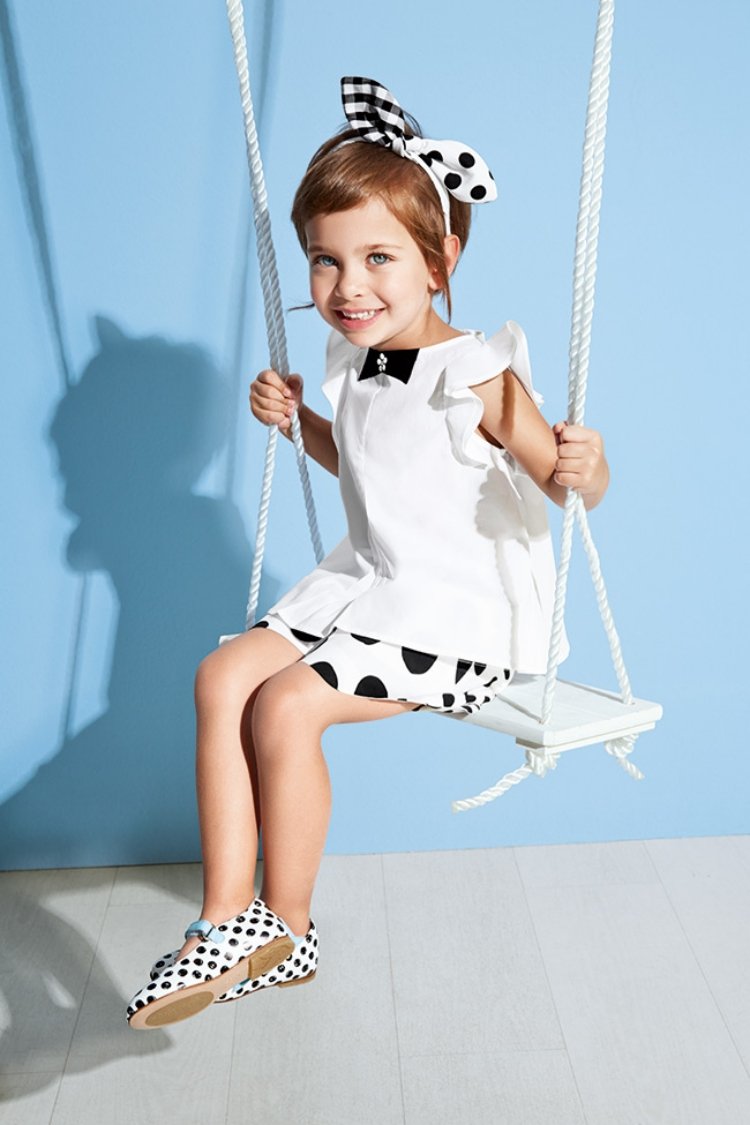 barnmode-vår-sommar-2015-Simonetta-svart-vit-outfit-prick-mönster