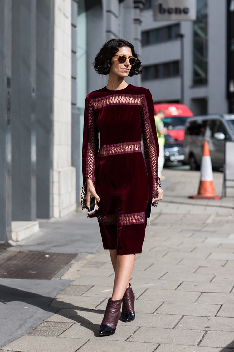 Modetrend: sammet -retro-klänning-röd-spets