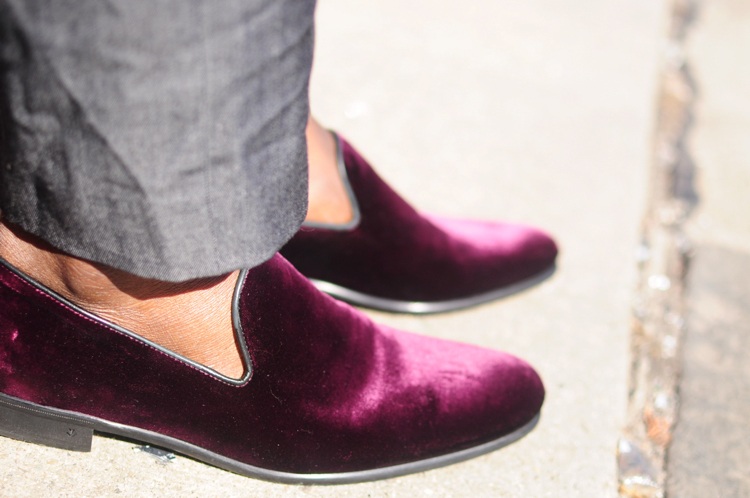 mode-trend-sammet-röda-skor-loafers-ädla