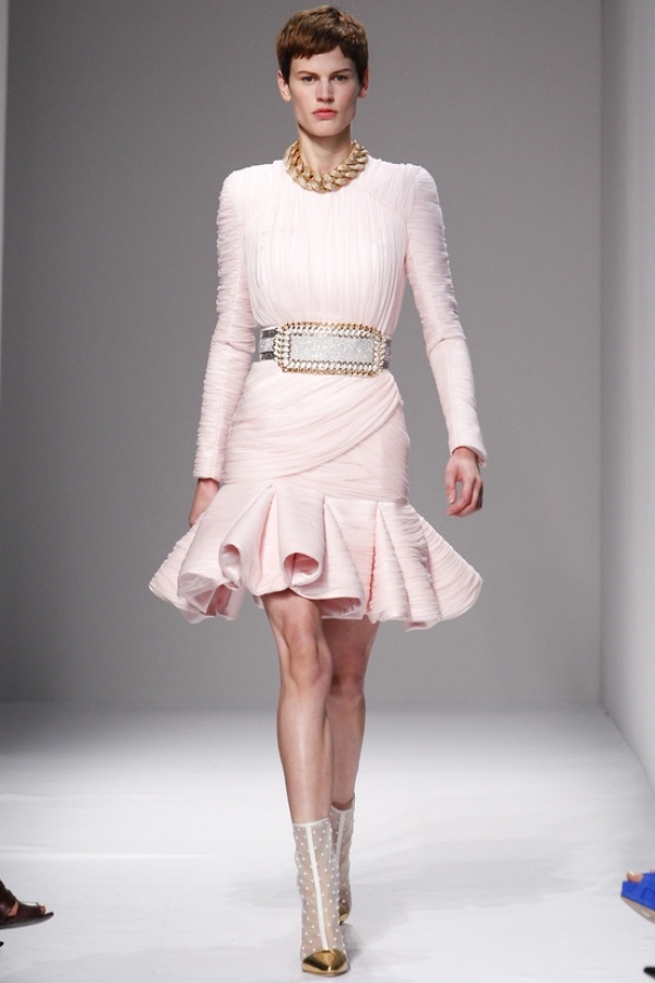 subtil rosa klänning-moderna render-2014-modeller-balmain-kollektion