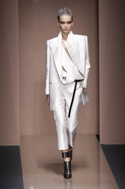 Gianfranco Ferre vita kostymtrender för kvinnor