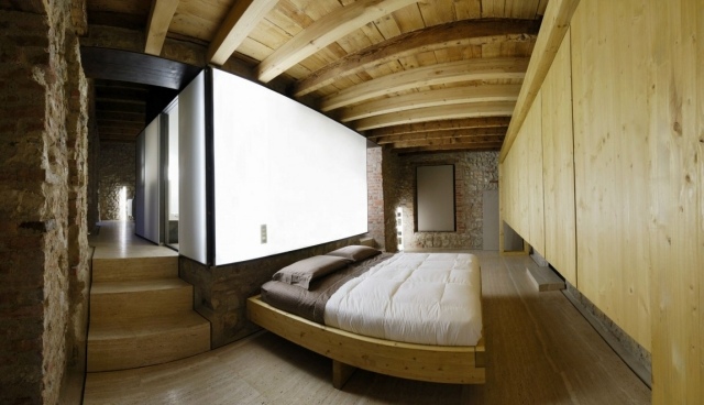 Rustik interiör stil lägenhet trä säng ram sovrum garderob-rustik
