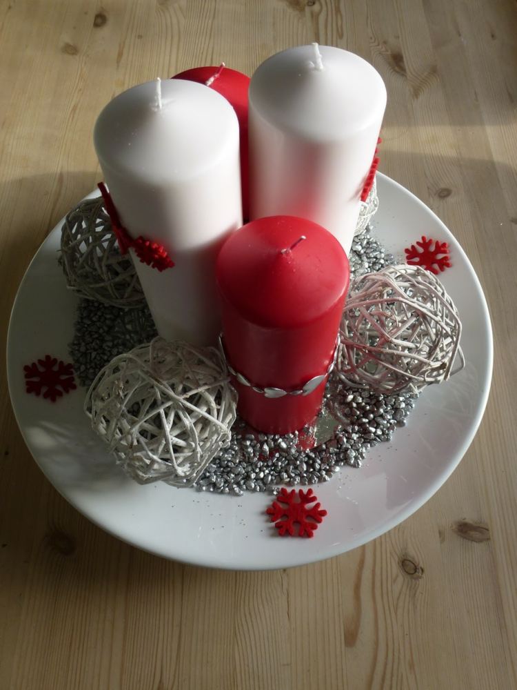 adventskrans modern enkel idéplatta röd vit silver