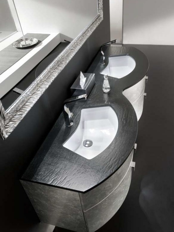 Tvättställsskåp design blank metalleffekt