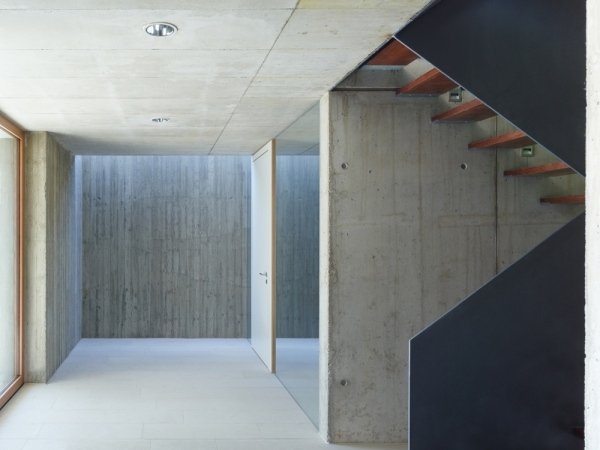 bauhaus arkitektur betongväggar interiör