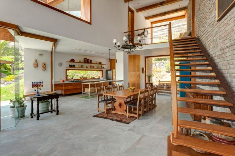 modern-konstruktion-vardagsrum-kök-matsal-matbord-massivt trä