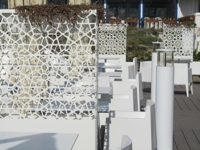 Moderna blomkrukor metallvit dekorativ rumsavdelare