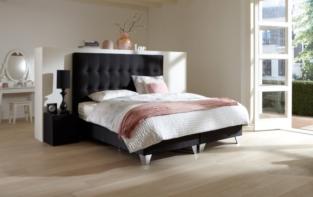 box-vår-sängar-moderna-sovrum-svart-klädsel-aluminium-fötter