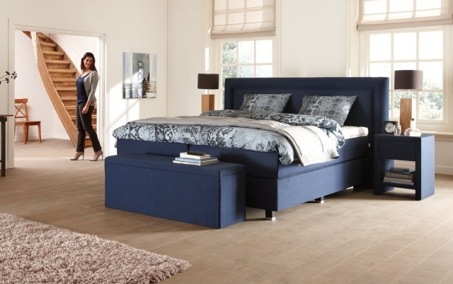 box-spring-säng-modern-design-marinblå-klädsel