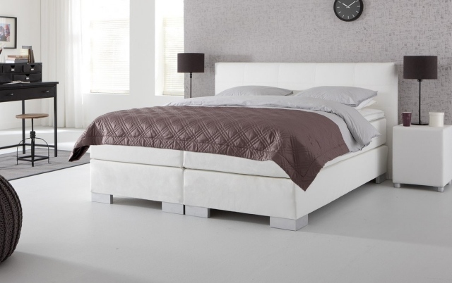box-spring-säng-vit-komfort-två-hög madrass