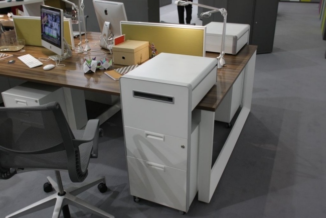Moderna kontorsmöbler arbetsplats mobil enhet kompakt snurrstol