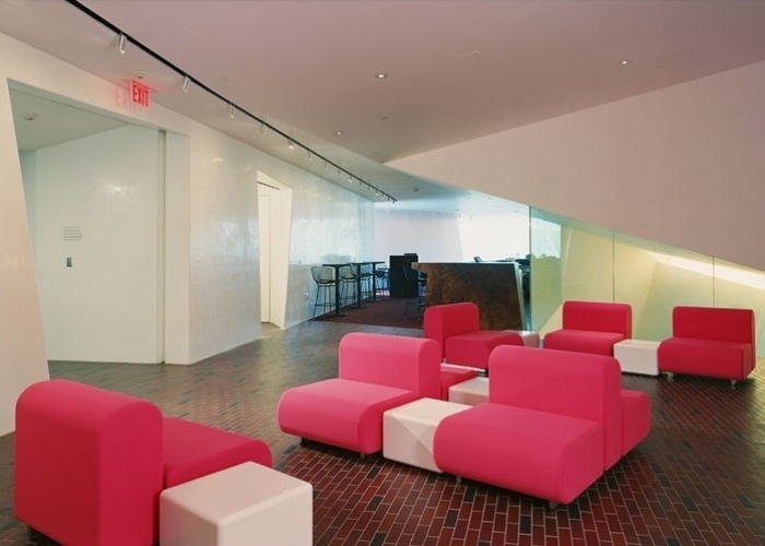 modern-soffa-set-knoll-Suzanne-Lounge-Seater-stark-färger-rosa