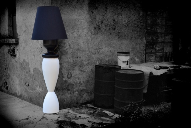 ROMEO ORSI golvlampa design Audrey träfot lampskärm