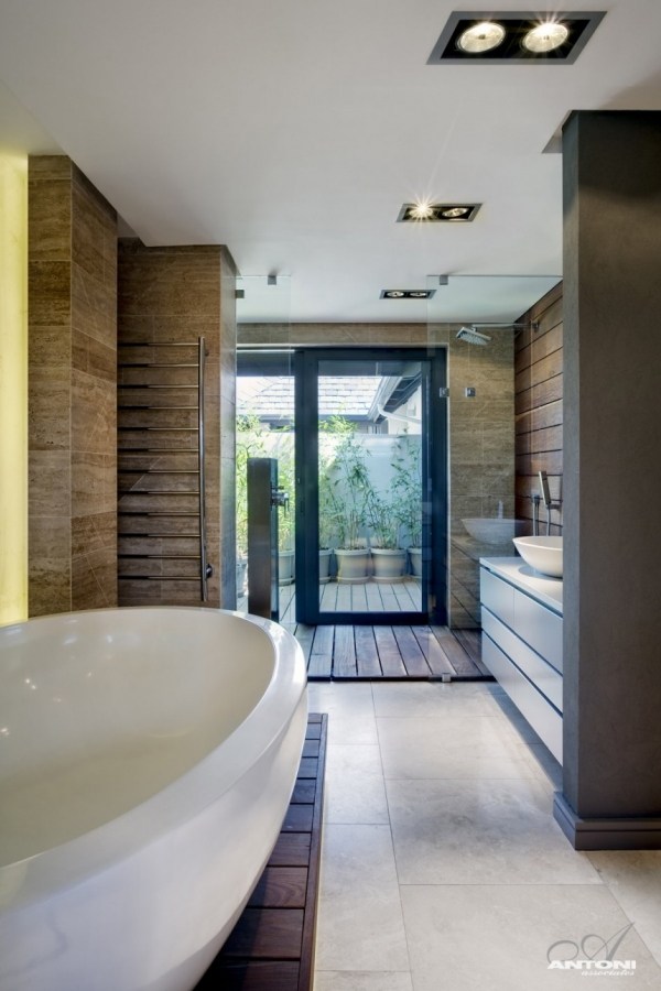 badrum trägolv modern lägenhet design i Kapstaden