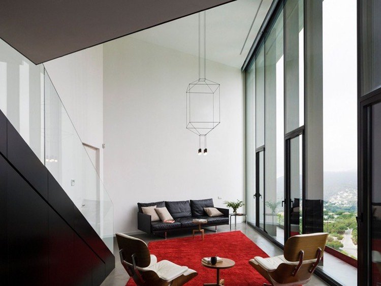 designer-vardagsrum-lampor-moderna-högt-tak-hängande-taklampor