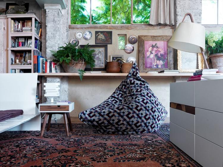 modern-designer-möbler-sängbord-lampa-trä fötter- låda-esa-vesmanen-horm.it