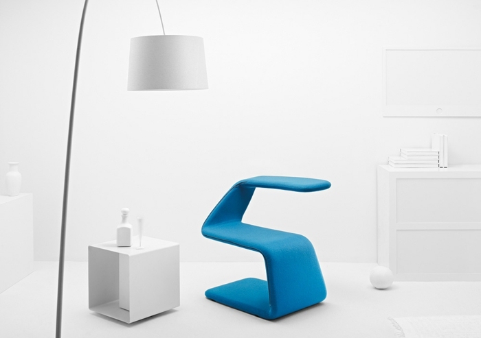 blå design-interiör-modern golvlampa