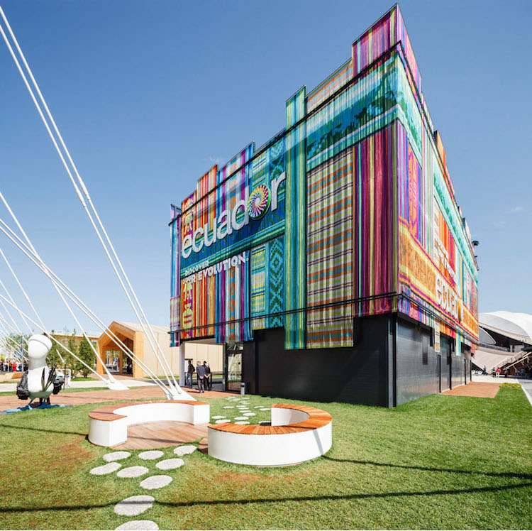 Modern fasaddesign-färg-aluminium-folkmotiv-ecuador-paviljong