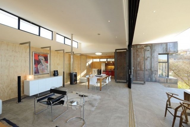 Takfönster-spring-till-väggen-bredd-möbler-design-moderna