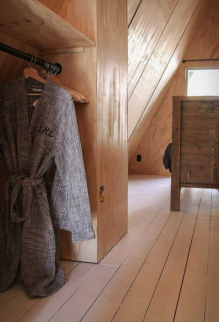 träpanel interiör modernt finnhut garderob sovrum