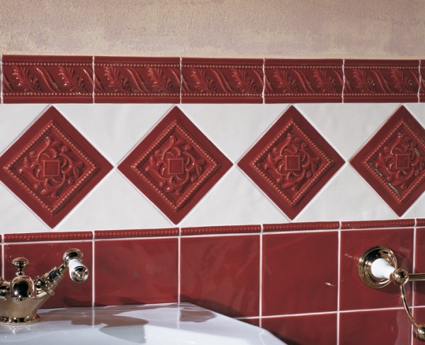 Keramiska badrumsplattor-läggningsidéer-rött vitt