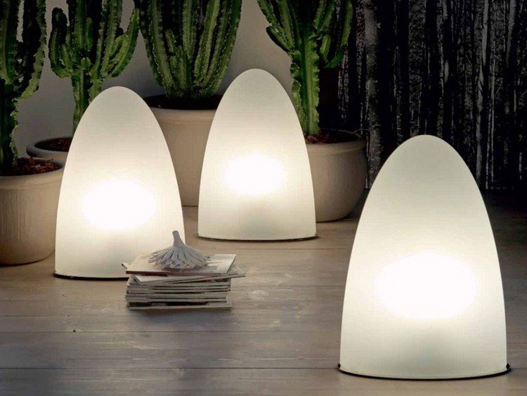 modern-led-trädgård-belysning-golvlampa-polyeten-TIBEY-Cattelan-Italia