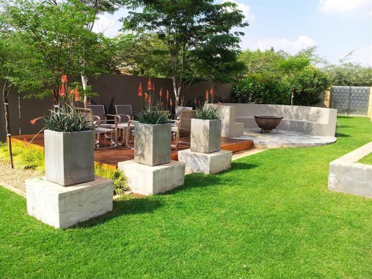 modern trädgård design planter betong terrass trä
