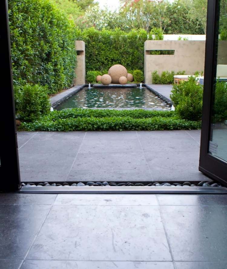 modern-hem-trädgård-med-minimalistisk-design-och-special-damm-dekor-för-fancy-look