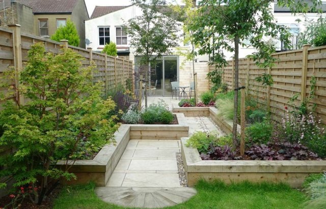 modern-trädgård-idéer-med-sten-och-trä-bakgård
