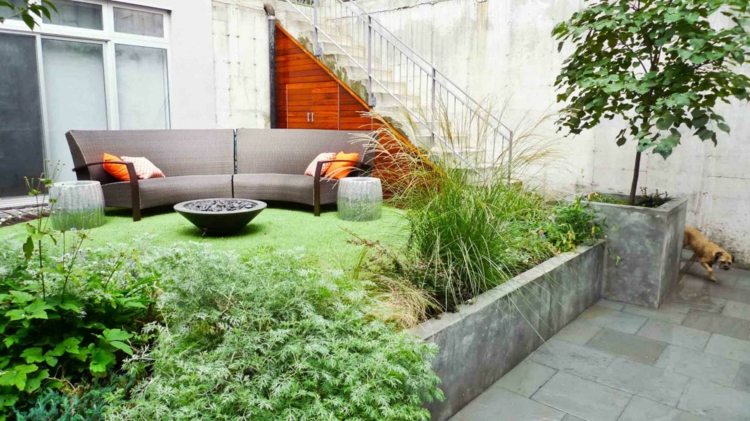 moderna trädgårdsidéer betong-sittplatser-trädplanterare