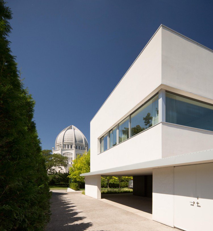 modernt-glas-fram-hus-trädgård-garage-byggnad-kupol